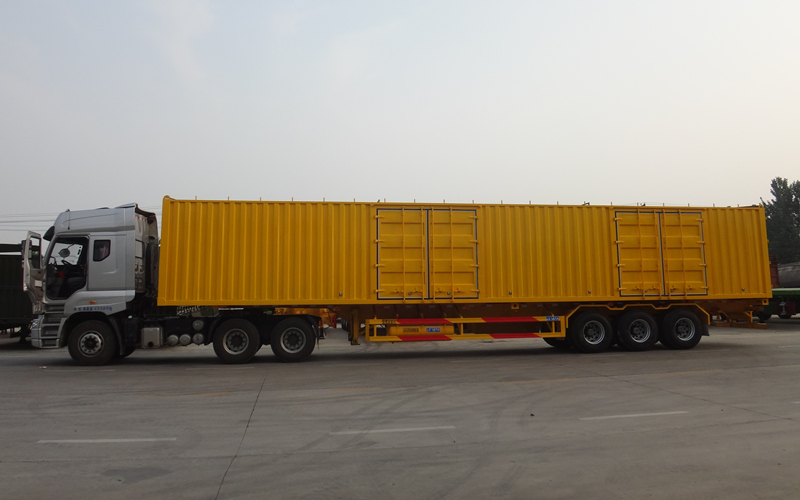 Enclosed Box Cargo Trailer 3 Axles 60